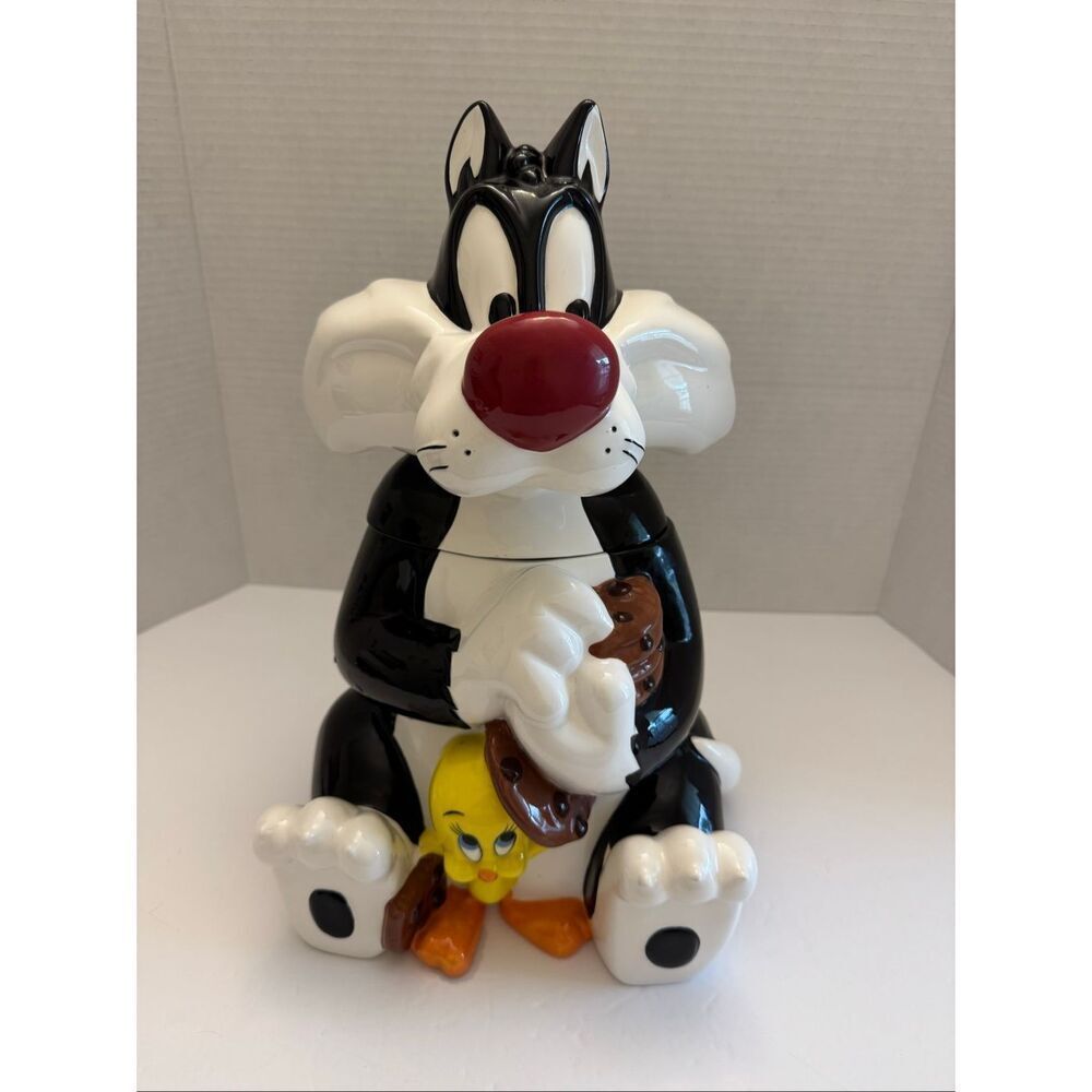 Warner Brothers Looney Tunes Sylvester Holding Cookies & Tweety Bird Cookie Jar